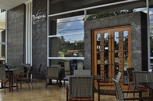 Отель East View