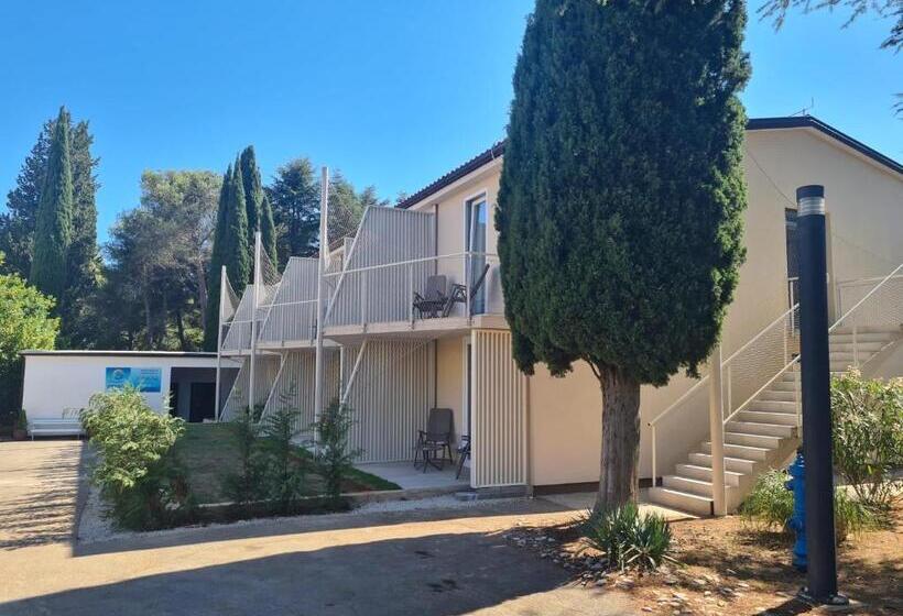 בית מלון כפרי Emaus