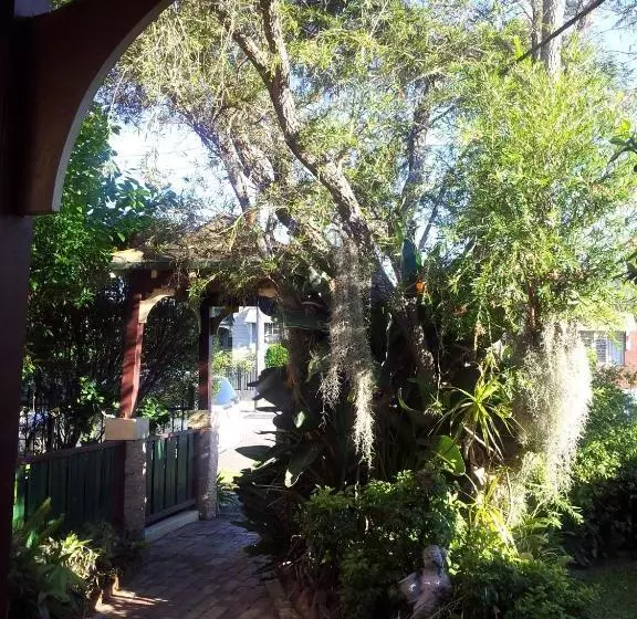 هتل Hamilton Heritage B & B