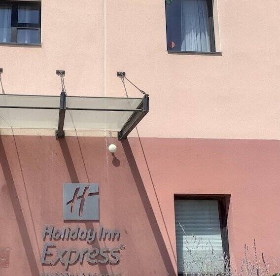 호텔 Holiday Inn Express   Marseille Airport, An Ihg