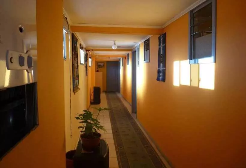 בית מלון כפרי Railef