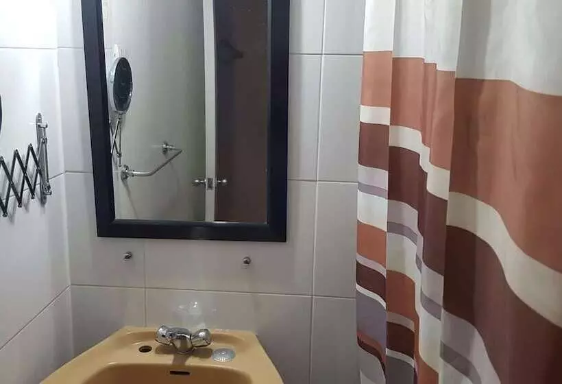 בית מלון כפרי Railef