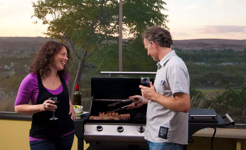 Отель Romantic Getaways At Riverview Rise Retreats