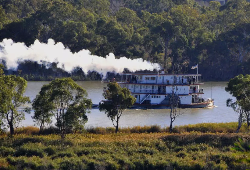 Отель Romantic Getaways At Riverview Rise Retreats