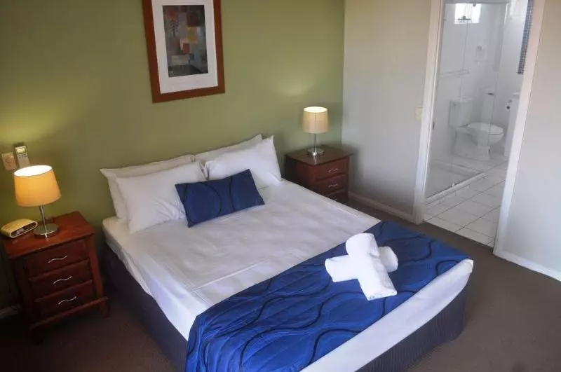 בית מלון כפרי San Mateo On Broadbeach