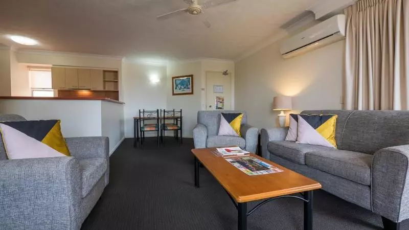 בית מלון כפרי San Mateo On Broadbeach