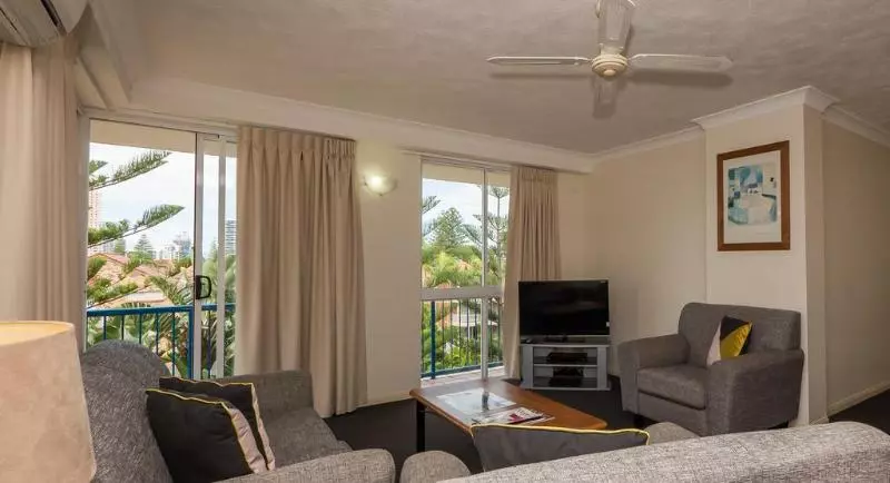 בית מלון כפרי San Mateo On Broadbeach