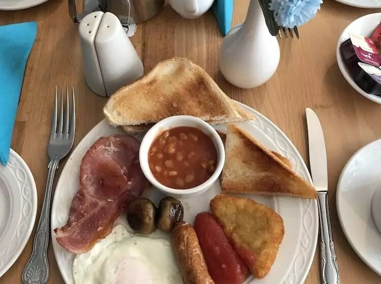 بنسيون The Westbourne House