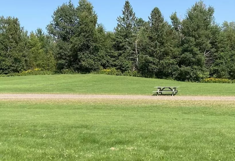 ホテル Amerivu Inn And Suites