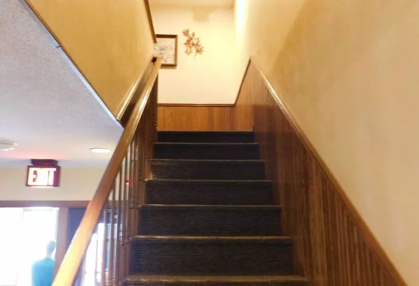 ホテル Amerivu Inn And Suites