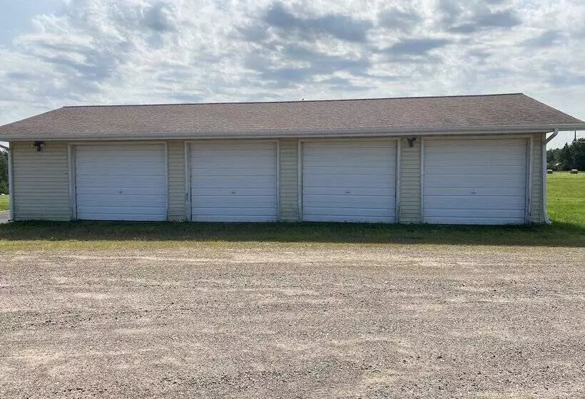 ホテル Amerivu Inn And Suites