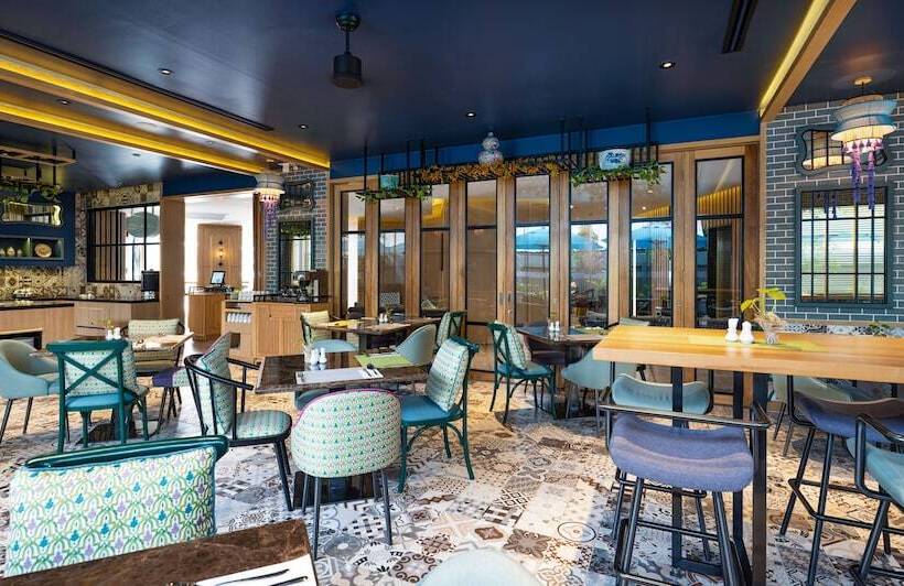 هتل Glow Mira Karon Beach