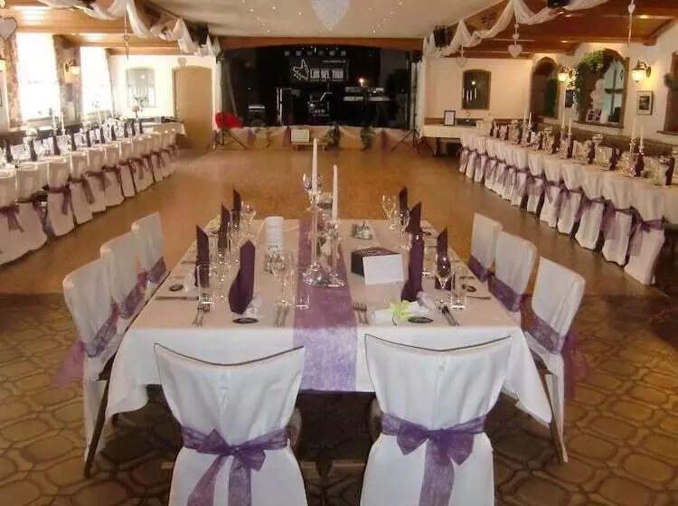 Hotelli Zu Müllers Winkelhausen