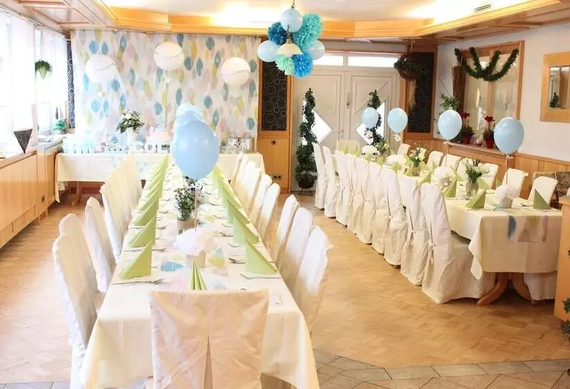 Hotelli Zu Müllers Winkelhausen