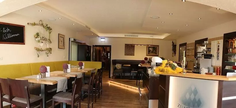 Hotelli Zu Müllers Winkelhausen