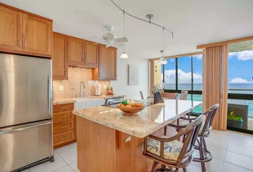 Hotelli Kuhio Shores 410