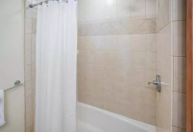 Hotelli Kuhio Shores 410