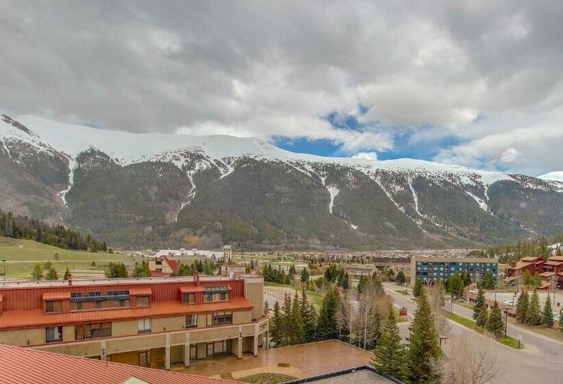 ホテル Village Square Room #633