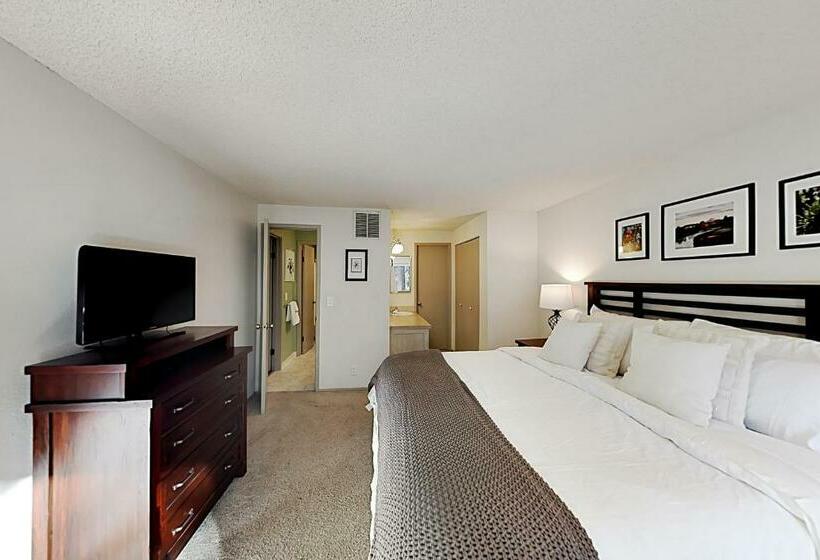 فندق 12 Tennis Village