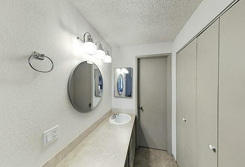 فندق 12 Tennis Village