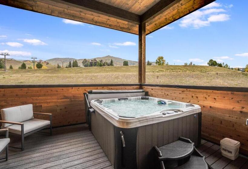 هتل Traverse 1462