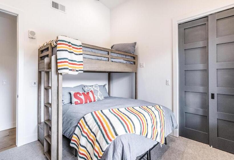 هتل Traverse 1462