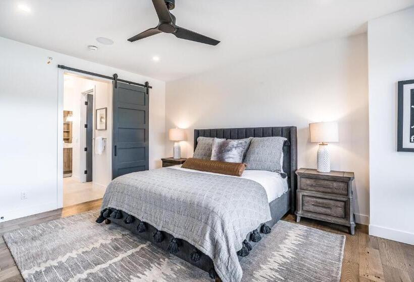 هتل Traverse 1462