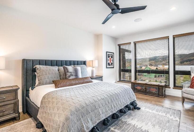 هتل Traverse 1462