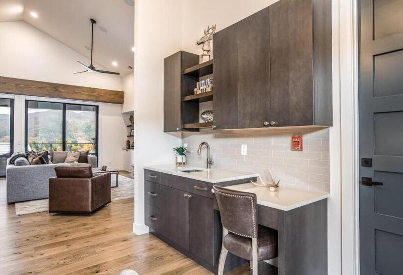 هتل Traverse 1462