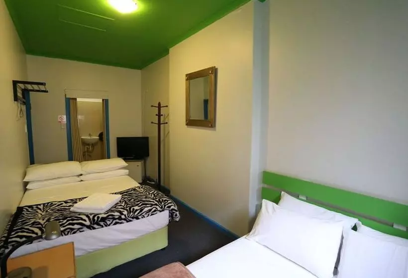 هتل Central Perk Lodge