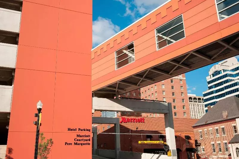 酒店 Courtyard Peoria Downtown