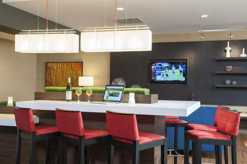 酒店 Courtyard Peoria Downtown