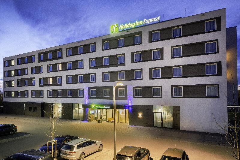 هتل Holiday Inn Express Friedrichshafen, An Ihg
