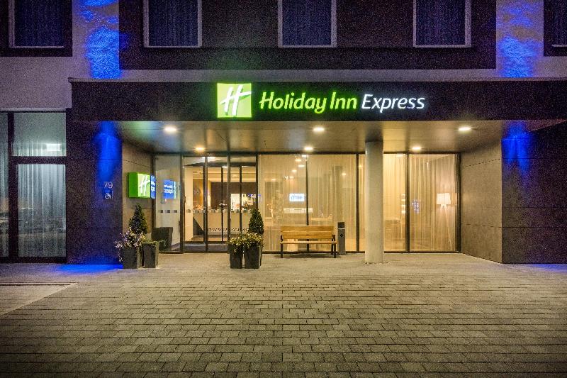 هتل Holiday Inn Express Friedrichshafen, An Ihg