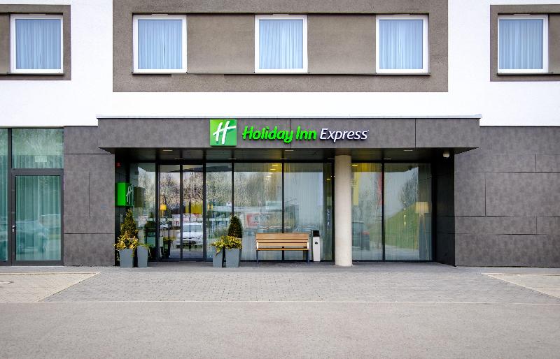 هتل Holiday Inn Express Friedrichshafen, An Ihg