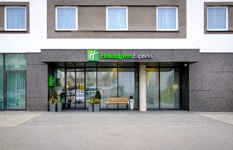 هتل Holiday Inn Express Friedrichshafen, An Ihg