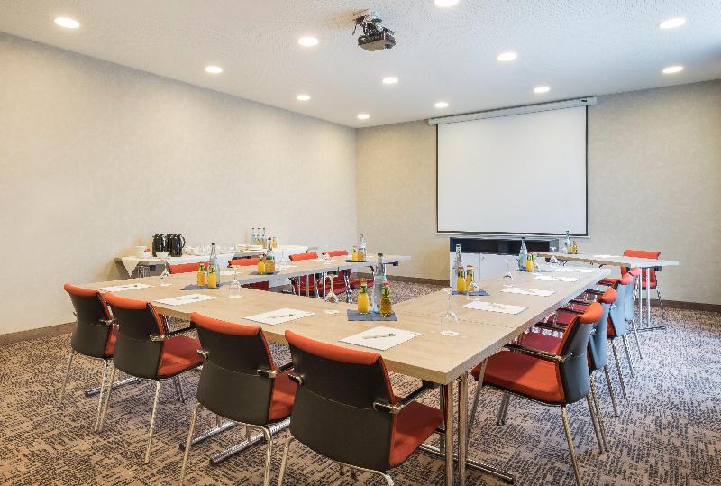 هتل Holiday Inn Express Friedrichshafen, An Ihg