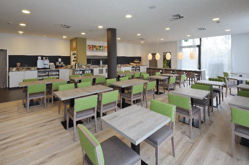 هتل Holiday Inn Express Friedrichshafen, An Ihg