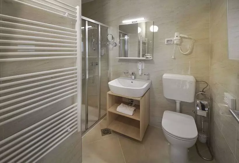 Camping Adria Ankaran   Pitches