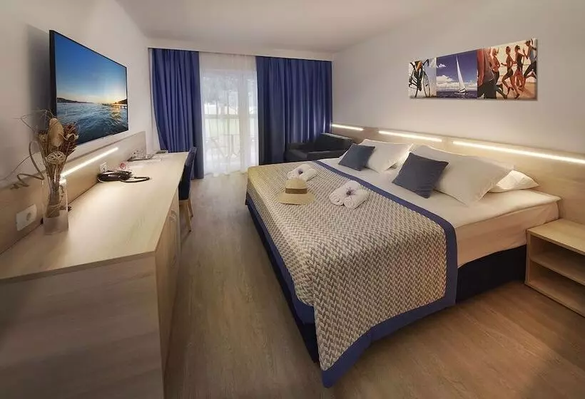 Camping Adria Ankaran   Pitches