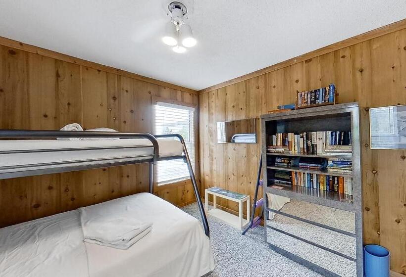 Отель Loisstorm Os22