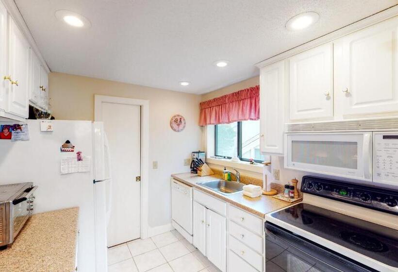 ホテル Bromley Village   Clovers 767a