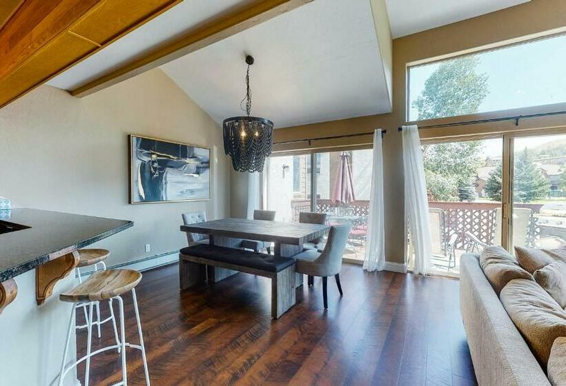 בית מלון כפרי Beaver Creek Bungalow