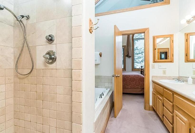 فندق Cimarron Mountain Retreat