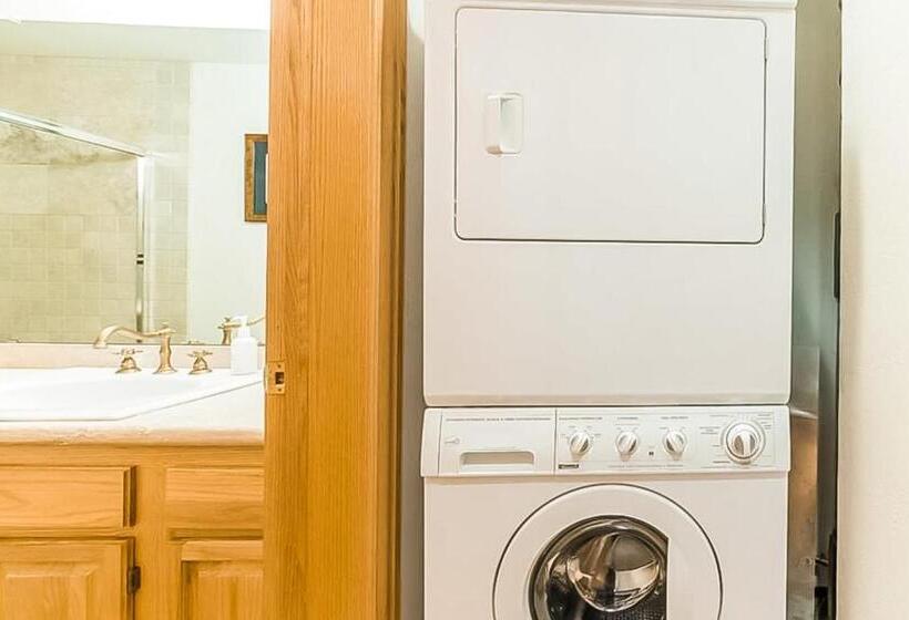 فندق Cimarron Mountain Retreat