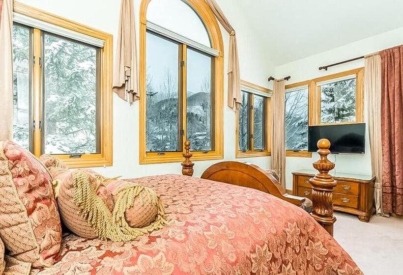 فندق Cimarron Mountain Retreat