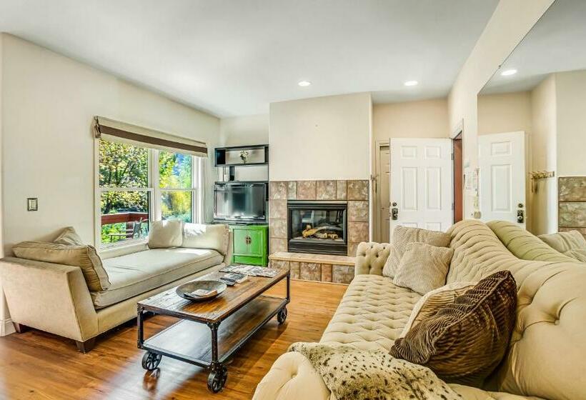 Otel Mountain Retreat