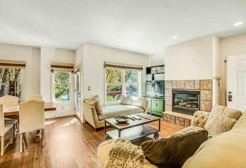 Otel Mountain Retreat