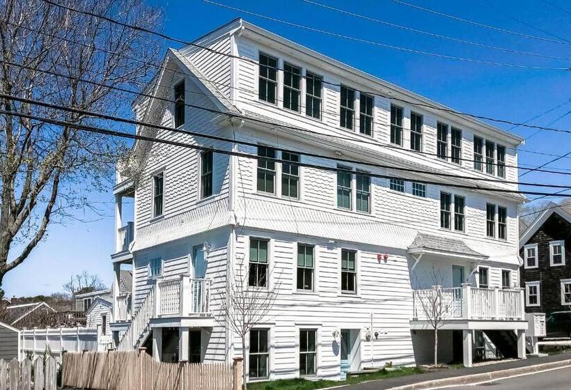 בית מלון כפרי Provincetown Paradise