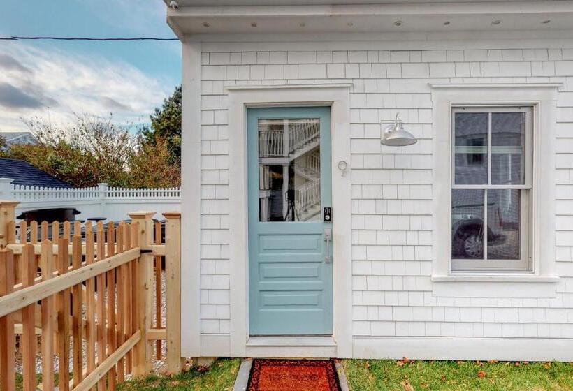 בית מלון כפרי Provincetown Paradise